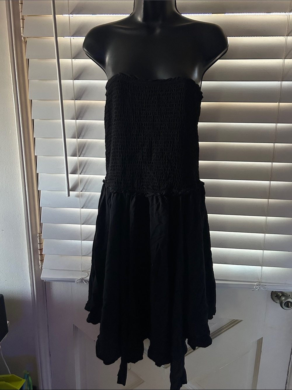 Women's Strapless Black Smocked Sundress